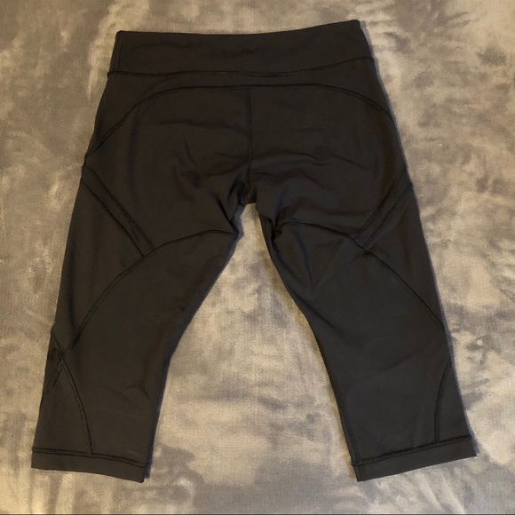 NWOT Lululemon breezy capri shorts - Picture 6 of 12